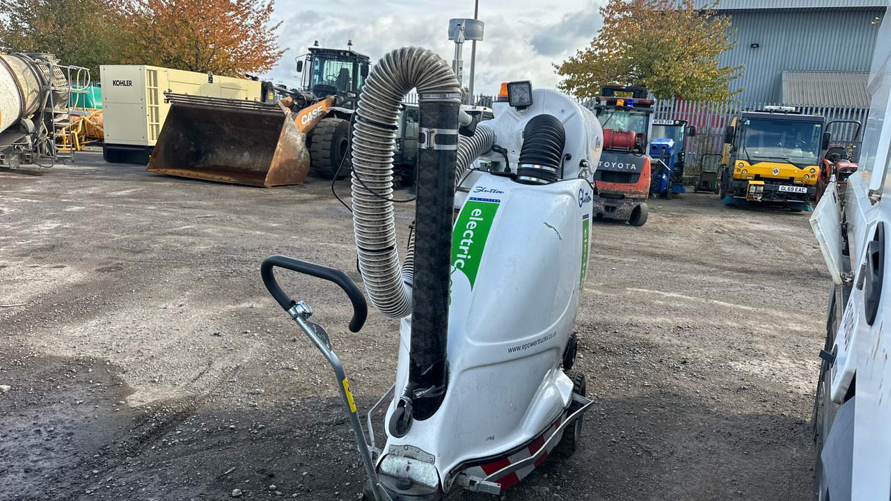 GLUTTON COLLECT 2411 - Construction equipment: picture 2 GLUTTON COLLECT 2411 - Construction equipment: picture 2