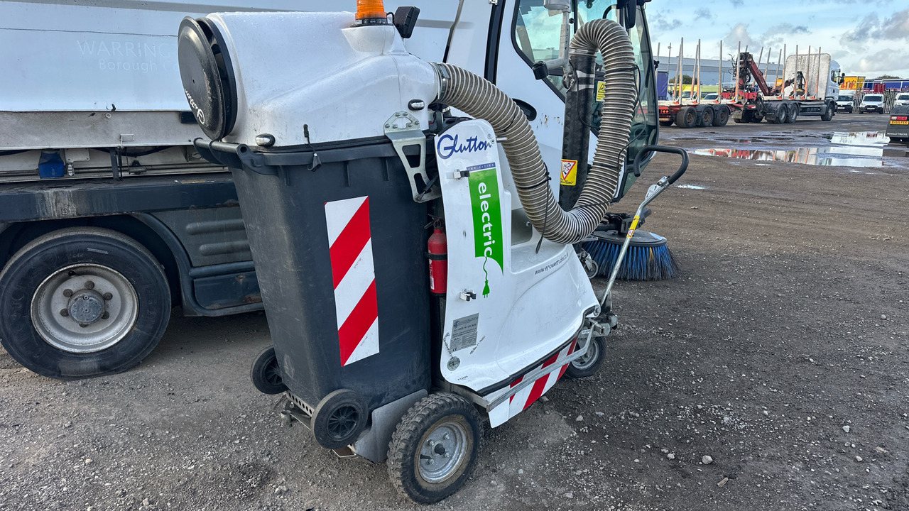 GLUTTON COLLECT 2411 - Construction equipment: picture 4 GLUTTON COLLECT 2411 - Construction equipment: picture 4