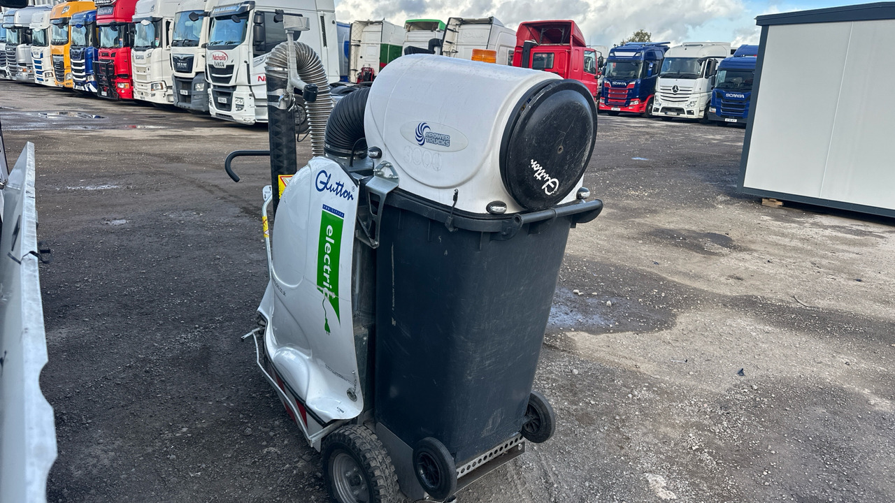 GLUTTON COLLECT 2411 - Construction equipment: picture 3 GLUTTON COLLECT 2411 - Construction equipment: picture 3