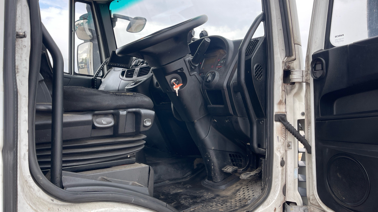 IVECO EUROCARGO 180-250 - Curtain side truck: picture 5 IVECO EUROCARGO 180-250 - Curtain side truck: picture 5