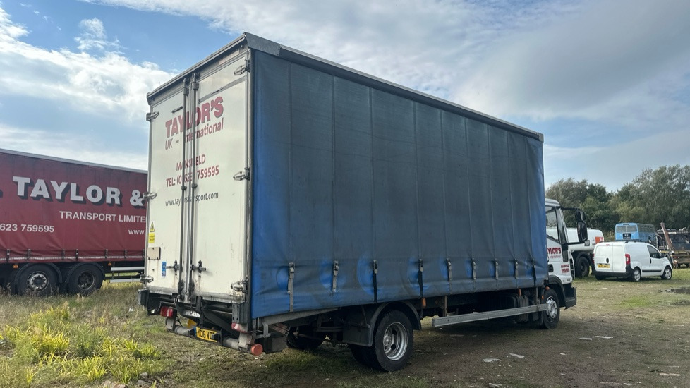 IVECO EUROCARGO 75E16 - Curtain side truck: picture 4 IVECO EUROCARGO 75E16 - Curtain side truck: picture 4