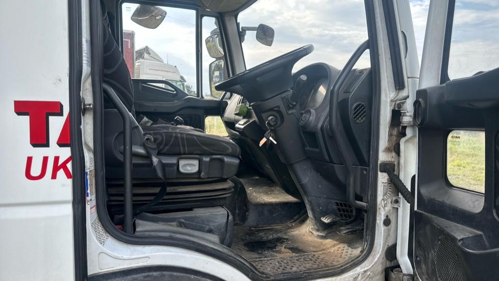 IVECO EUROCARGO 75E16 - Curtain side truck: picture 5 IVECO EUROCARGO 75E16 - Curtain side truck: picture 5