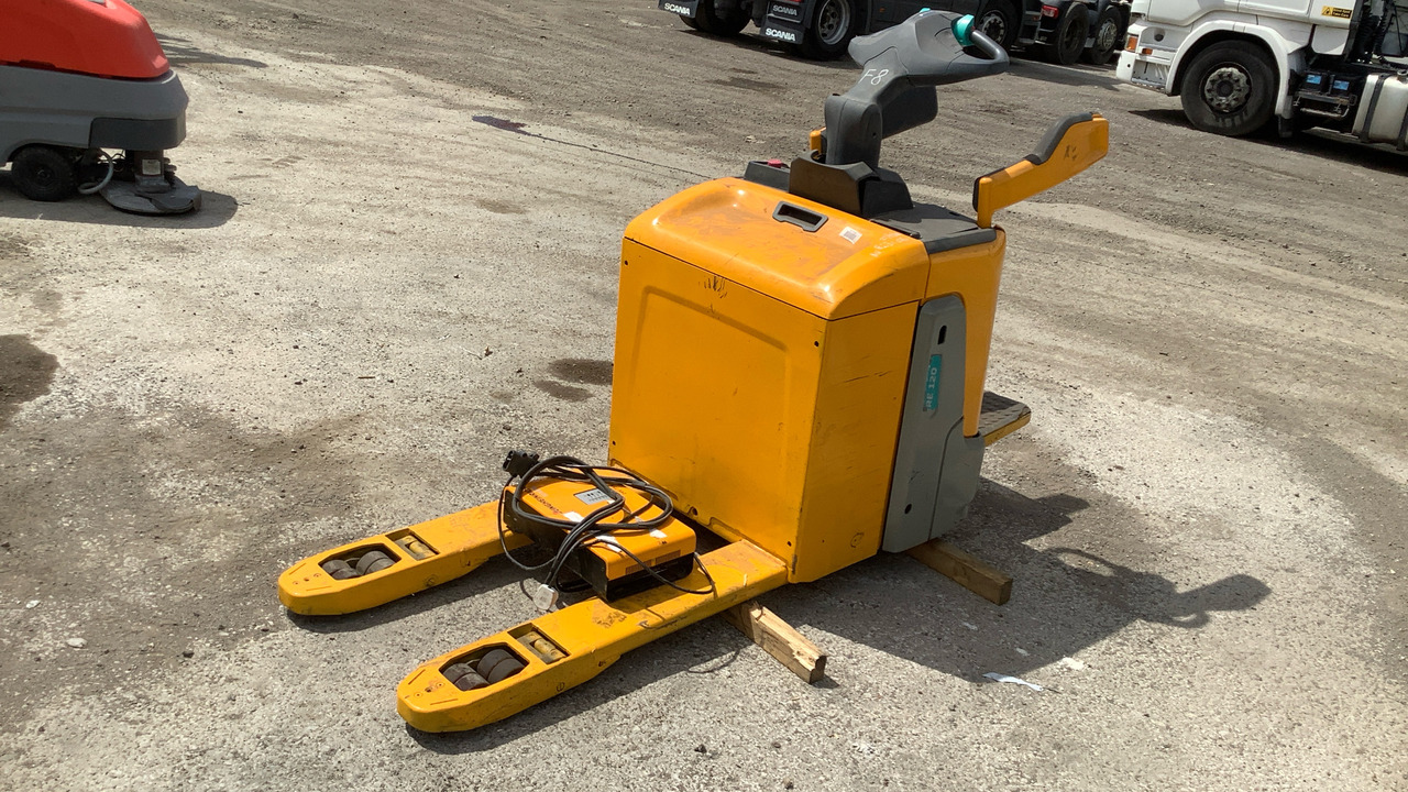 JUNGHEINRICH 24V 2PZS 250 - Pallet truck: picture 4 JUNGHEINRICH 24V 2PZS 250 - Pallet truck: picture 4