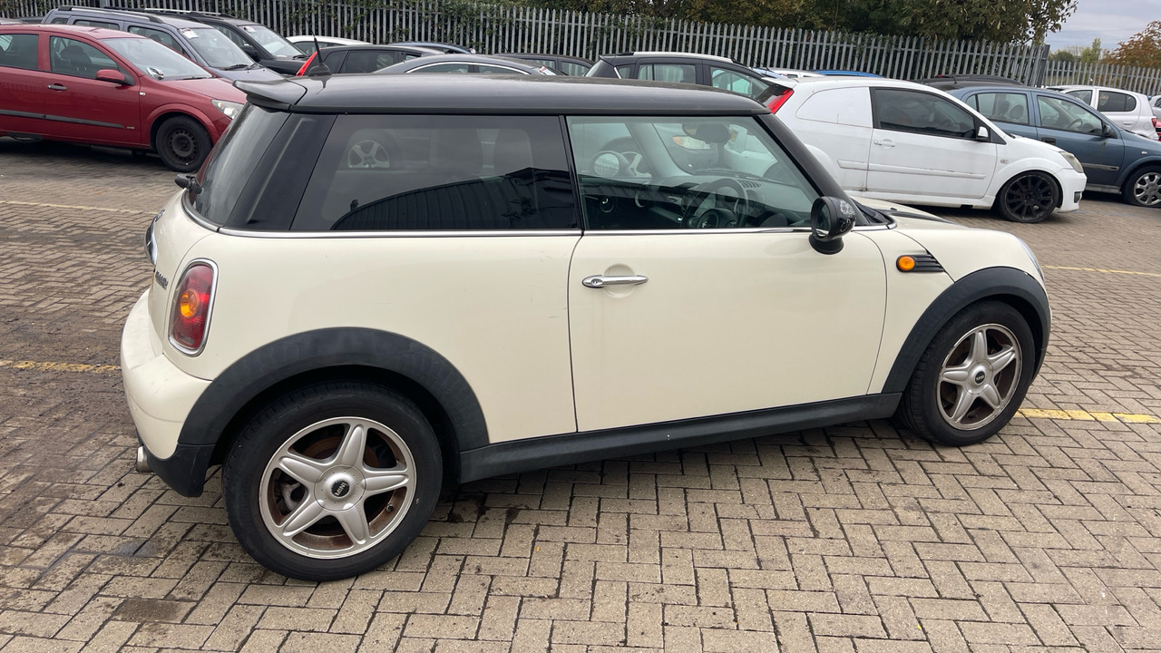 MINI COOPER - Hatchback: picture 4 MINI COOPER - Hatchback: picture 4