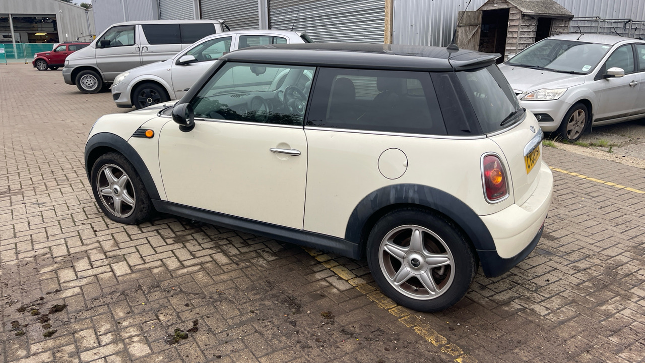 MINI COOPER - Hatchback: picture 3 MINI COOPER - Hatchback: picture 3