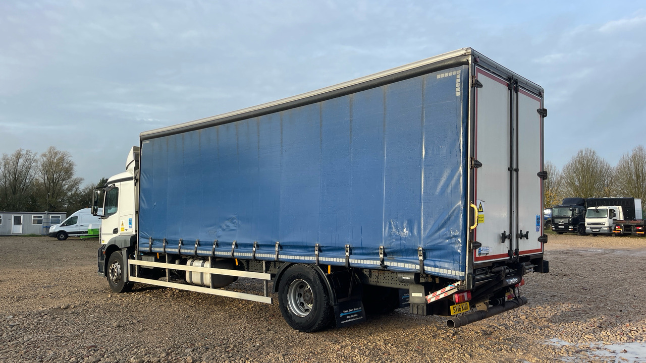 Mercedes-Benz Actros 1824 - Curtain side truck: picture 3 Mercedes-Benz Actros 1824 - Curtain side truck: picture 3
