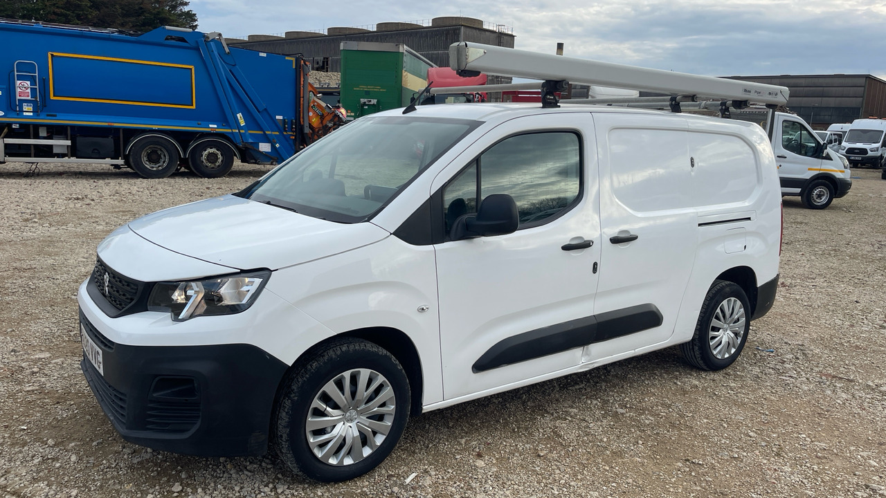 PEUGEOT PARTNER 850 1.5 BLUE HDI 100PS - Small van: picture 2 PEUGEOT PARTNER 850 1.5 BLUE HDI 100PS - Small van: picture 2