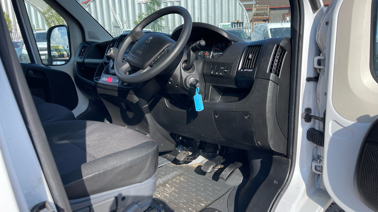 Peugeot Boxer 335 2.2 BLUEHDI PROFESSIONAL 140PS - Panel van: picture 5 Peugeot Boxer 335 2.2 BLUEHDI PROFESSIONAL 140PS - Panel van: picture 5