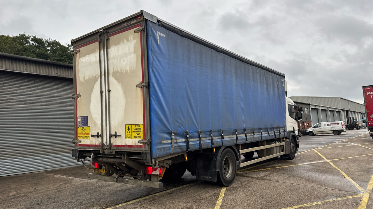 SCANIA P 250 - Curtain side truck: picture 4 SCANIA P 250 - Curtain side truck: picture 4