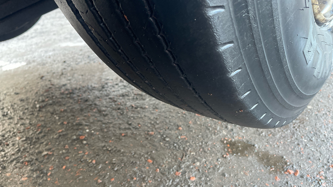 Tow truck Scania P 320: picture 18