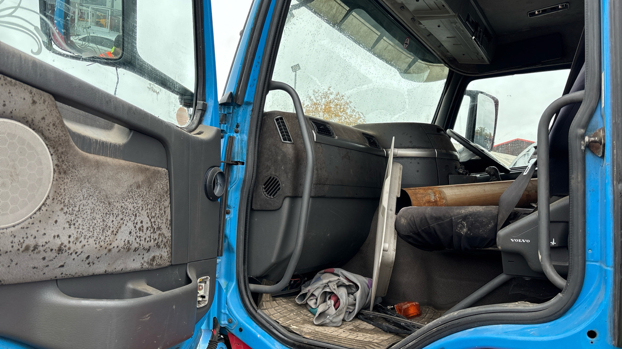 Tractor truck VOLVO FM 12: picture 11