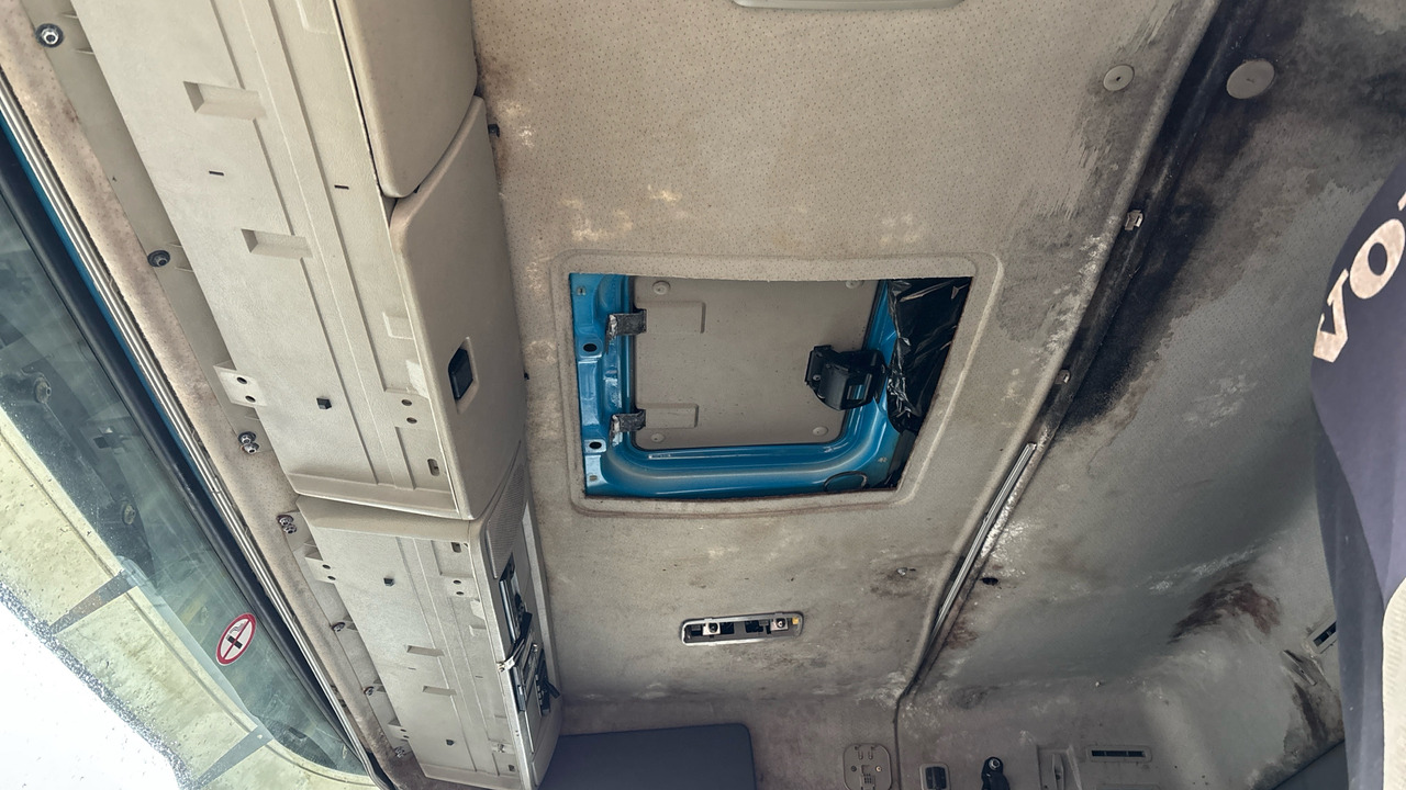 Tractor truck VOLVO FM 12: picture 15