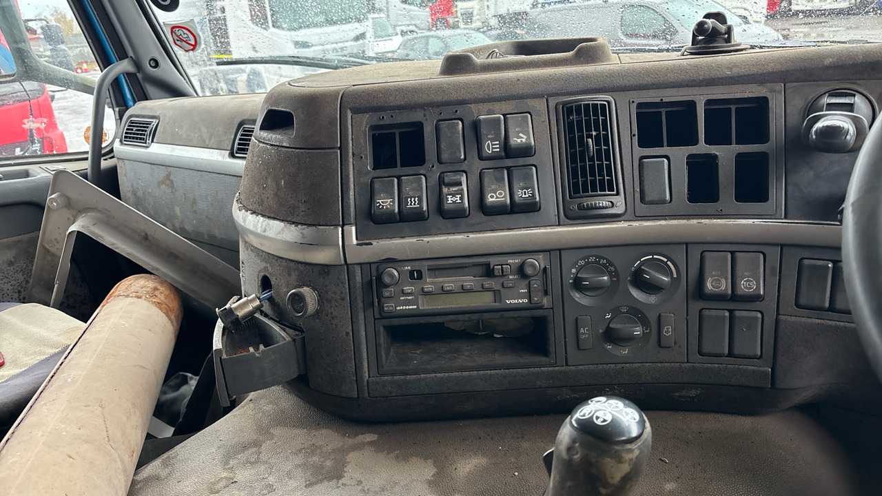 Tractor truck VOLVO FM 12: picture 8