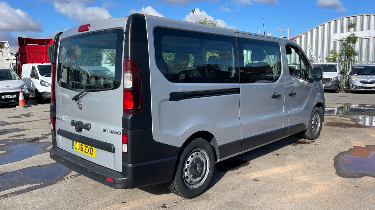 VAUXHALL VIVARO 2900 1.6 CDTI BITURBO 125PS - Minibus, Passenger van: picture 4 VAUXHALL VIVARO 2900 1.6 CDTI BITURBO 125PS - Minibus, Passenger van: picture 4