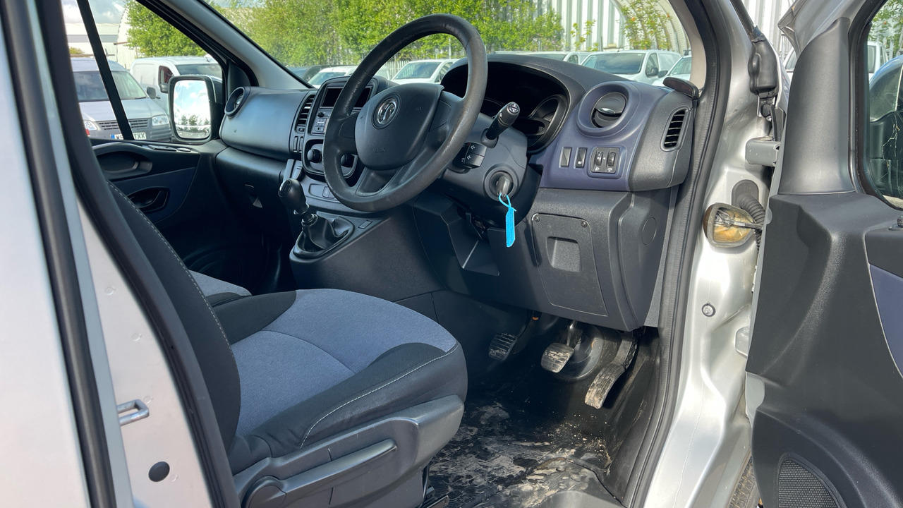 VAUXHALL VIVARO 2900 1.6 CDTI BITURBO 125PS - Minibus, Passenger van: picture 5 VAUXHALL VIVARO 2900 1.6 CDTI BITURBO 125PS - Minibus, Passenger van: picture 5