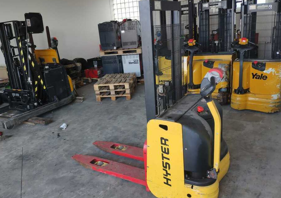 Hyster S1.0E - Stacker: picture 3 Hyster S1.0E - Stacker: picture 3