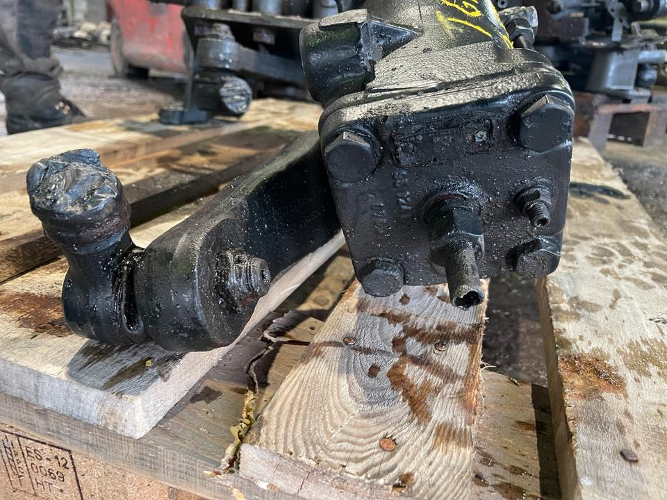 MAN TGM Lenkung Lenkgetriebe ZF - Steering gear for Truck: picture 4 MAN TGM Lenkung Lenkgetriebe ZF - Steering gear for Truck: picture 4