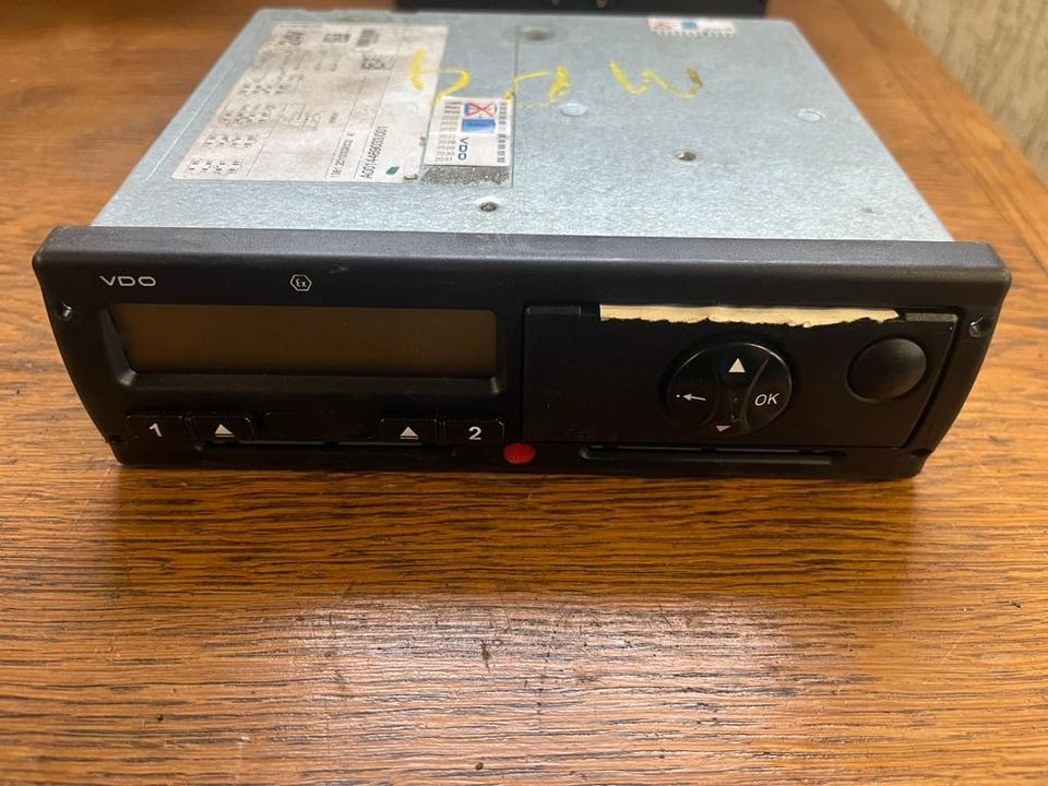 Mercedes-Benz Actros MP4 VDO Tachograph A0014469033 - Tachograph for Truck: picture 1 Mercedes-Benz Actros MP4 VDO Tachograph A0014469033 - Tachograph for Truck: picture 1