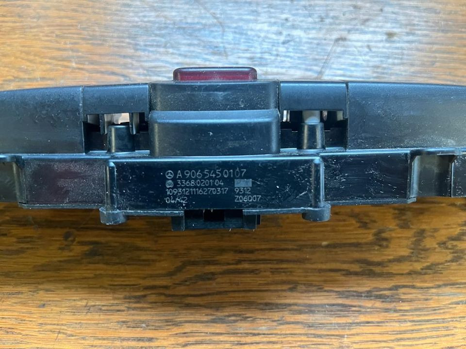 Mercedes Sprinter Warnblinkanlage Schalter A9065450107 - Electrical system for Truck: picture 2 Mercedes Sprinter Warnblinkanlage Schalter A9065450107 - Electrical system for Truck: picture 2