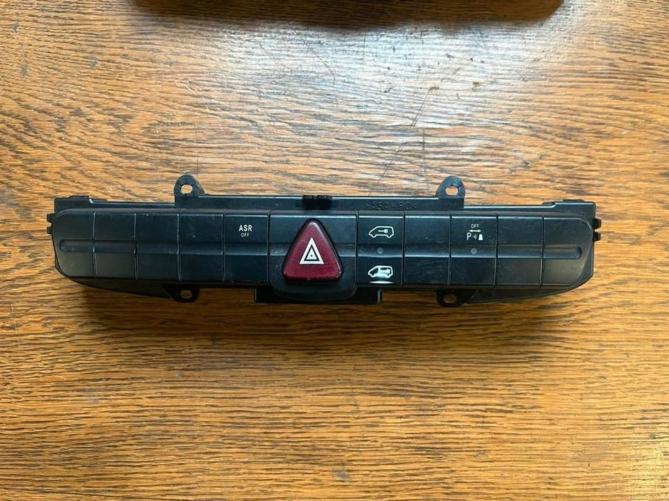 Mercedes Sprinter Warnblinkanlage Schalter A9065450307 - Electrical system for Truck: picture 1 Mercedes Sprinter Warnblinkanlage Schalter A9065450307 - Electrical system for Truck: picture 1