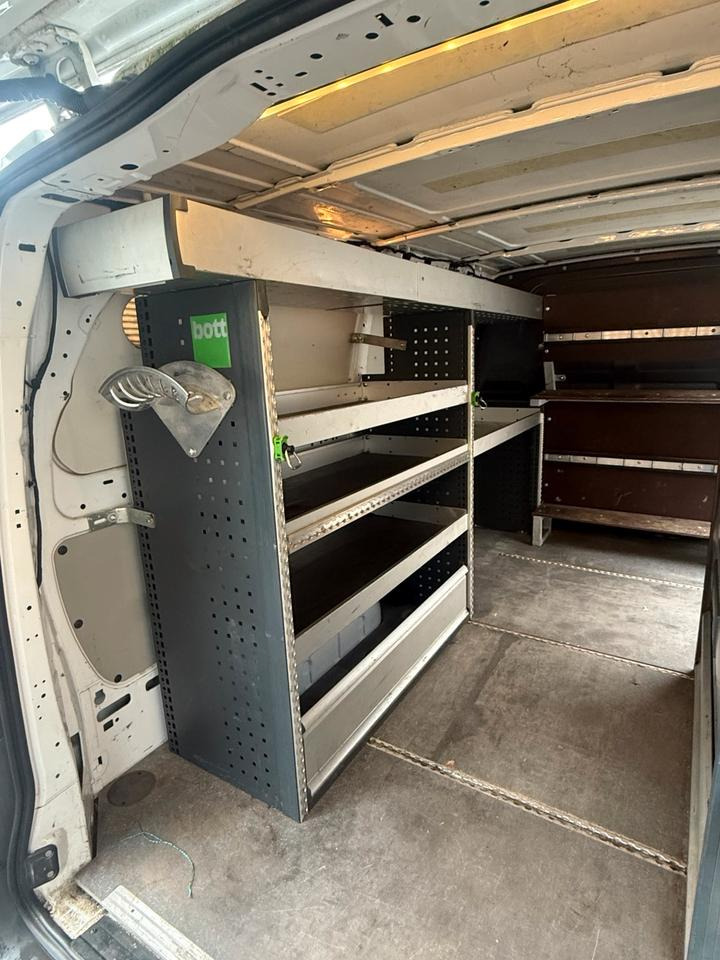 Fahrzeugeinrichtung ( Regale ) Mercedes Vito - Spare parts for Truck: picture 4 Fahrzeugeinrichtung ( Regale ) Mercedes Vito - Spare parts for Truck: picture 4