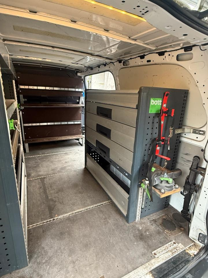 Fahrzeugeinrichtung ( Regale ) Mercedes Vito - Spare parts for Truck: picture 5 Fahrzeugeinrichtung ( Regale ) Mercedes Vito - Spare parts for Truck: picture 5