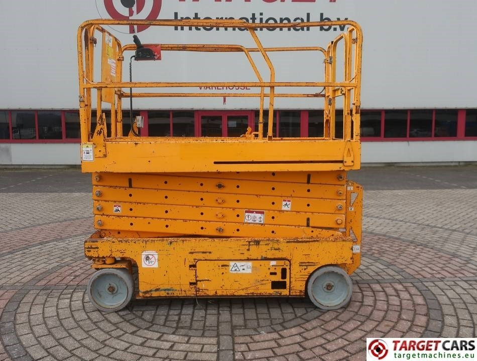 Genie GS-3246 Electric Scissor Work Lift 1175cm DEFECT - Scissor lift: picture 4 Genie GS-3246 Electric Scissor Work Lift 1175cm DEFECT - Scissor lift: picture 4