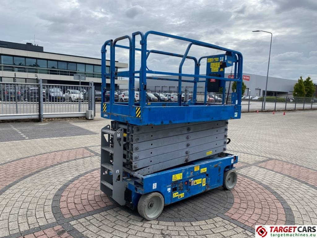 Genie GS-4047 Electric Scissor Work Lift 1389cm - Scissor lift: picture 3 Genie GS-4047 Electric Scissor Work Lift 1389cm - Scissor lift: picture 3