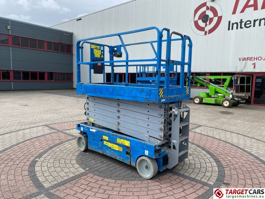 Genie GS-4047 Electric Scissor Work Lift 1389cm - Scissor lift: picture 4 Genie GS-4047 Electric Scissor Work Lift 1389cm - Scissor lift: picture 4