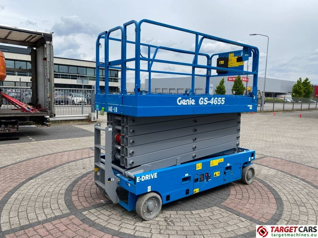 Genie GS-4655 Electric E-Drive Scissor Work Lift 1595cm - Scissor lift: picture 3 Genie GS-4655 Electric E-Drive Scissor Work Lift 1595cm - Scissor lift: picture 3