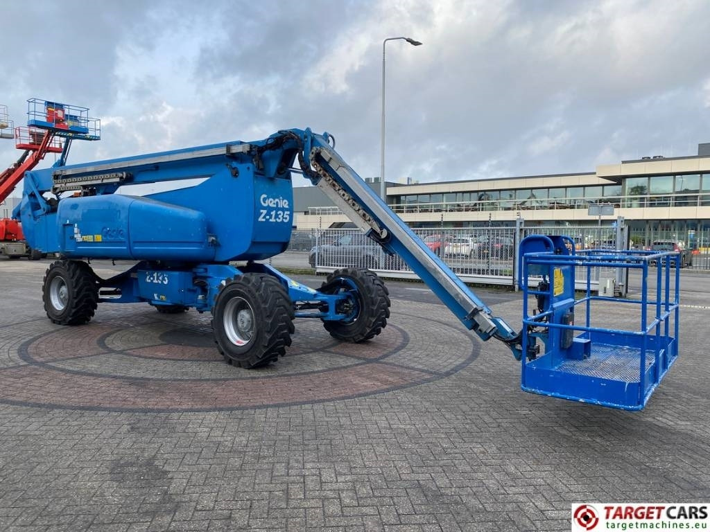 Genie Z-135/70 Articulated 4x4x4 Diesel Boom Lift 4315cm - Articulated boom: picture 2 Genie Z-135/70 Articulated 4x4x4 Diesel Boom Lift 4315cm - Articulated boom: picture 2