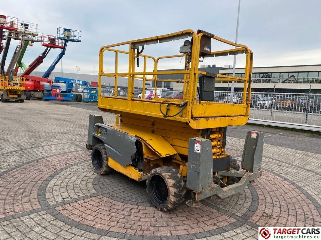 Haulotte Compact 12DX Diesel 4x4 Scissor Work Lift 1206cm - Scissor lift: picture 2 Haulotte Compact 12DX Diesel 4x4 Scissor Work Lift 1206cm - Scissor lift: picture 2