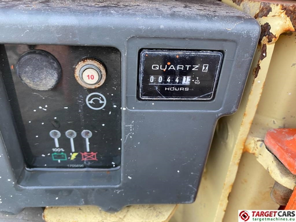 Vertical mast lift JLG 1230ES Electric Vertical Mast Work Lift 566cm: picture 12