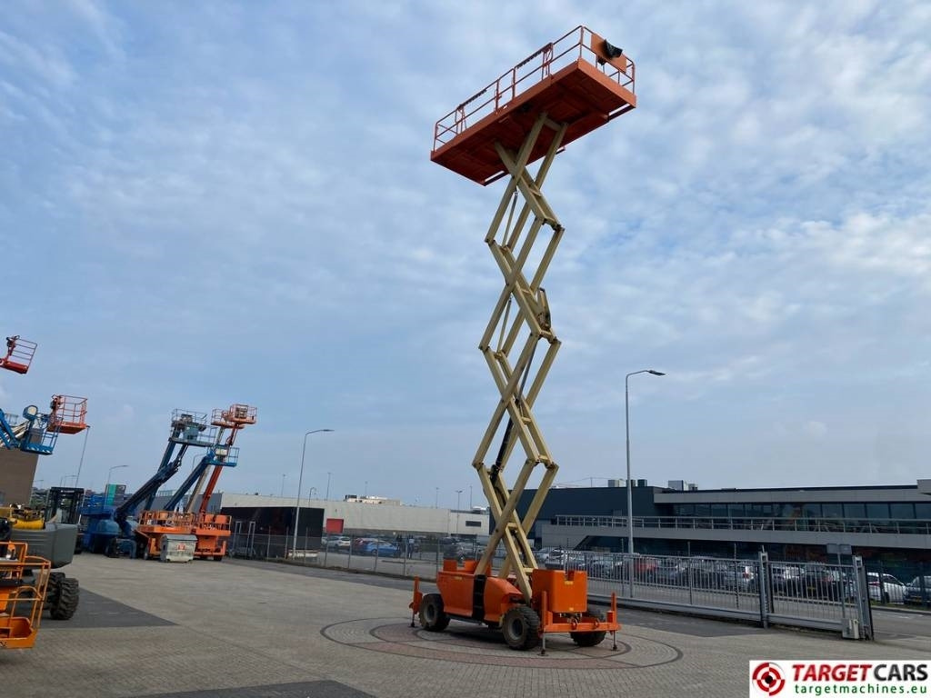 Scissor lift JLG 4394RT Diesel 4x4 Scissor Work Lift 1511cm: picture 7