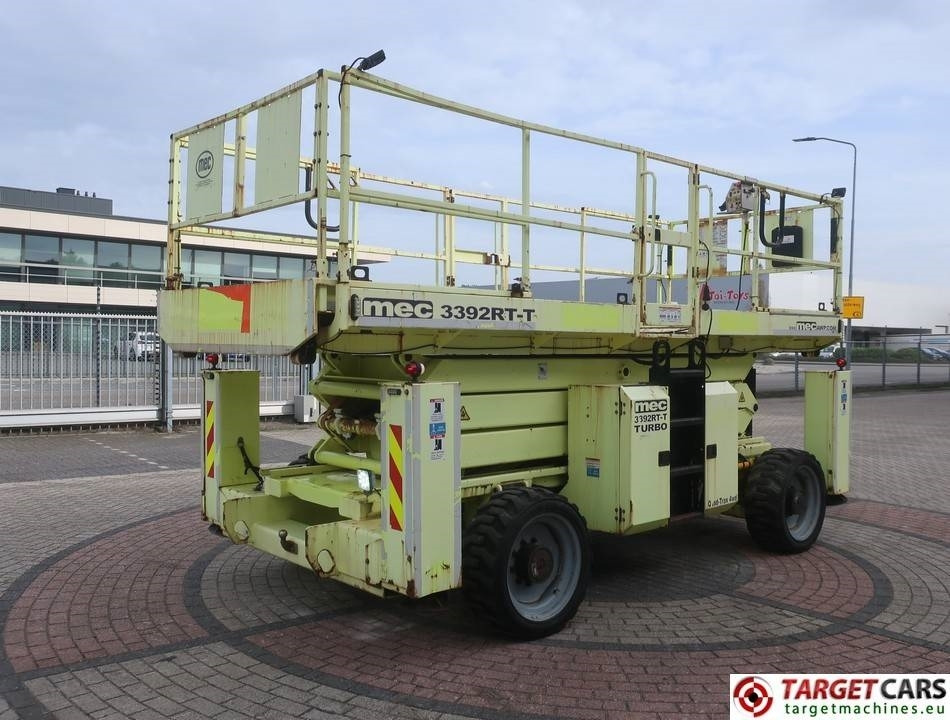 MEC 3392RT-T Diesel 4x4 Scissor Work Lift 1200cm - Scissor lift: picture 3 MEC 3392RT-T Diesel 4x4 Scissor Work Lift 1200cm - Scissor lift: picture 3
