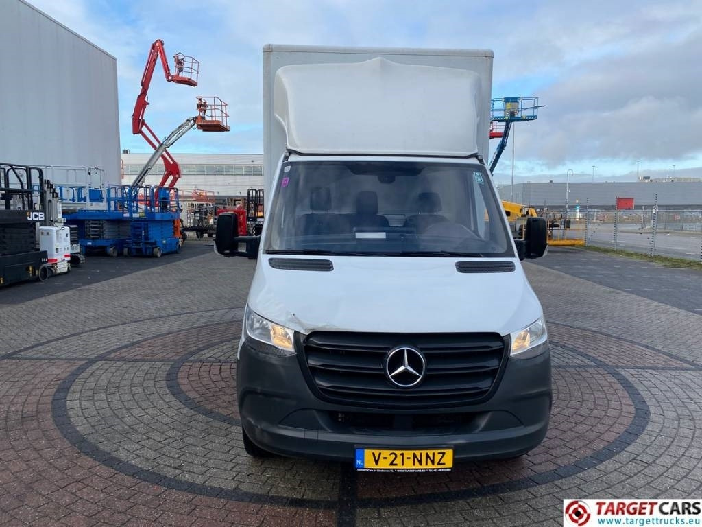 Mercedes-Benz Sprinter 317CDI Closed Box Taillift 750KG Euro 6E - Closed box van: picture 2 Mercedes-Benz Sprinter 317CDI Closed Box Taillift 750KG Euro 6E - Closed box van: picture 2