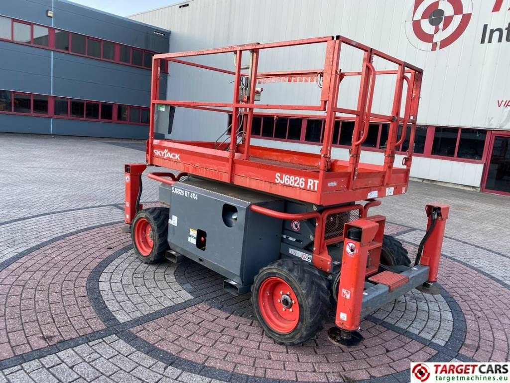 SkyJack SJ6826RT Diesel 4x4 Scissor 6826 Work Lift 992cm - Scissor lift: picture 4 SkyJack SJ6826RT Diesel 4x4 Scissor 6826 Work Lift 992cm - Scissor lift: picture 4