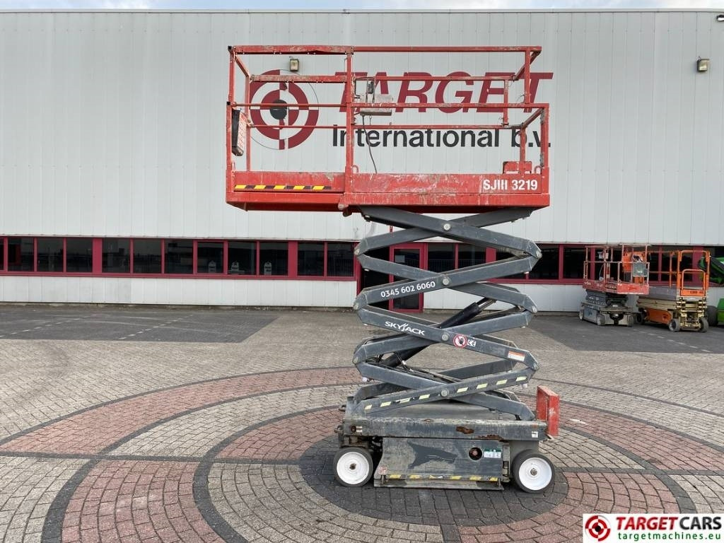 SkyJack SJIII-3219 Electric 3219 Scissor Work Lift 780cm - Scissor lift: picture 5 SkyJack SJIII-3219 Electric 3219 Scissor Work Lift 780cm - Scissor lift: picture 5