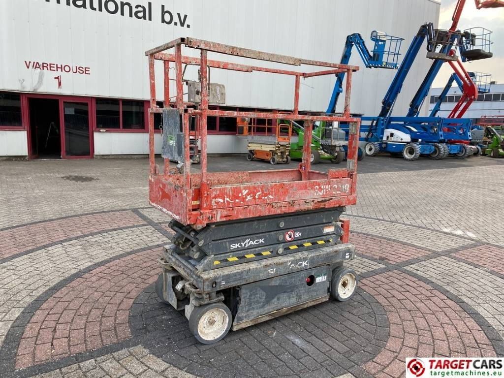 SkyJack SJIII-3219 Electric 3219 Scissor Work Lift 780cm - Scissor lift: picture 1 SkyJack SJIII-3219 Electric 3219 Scissor Work Lift 780cm - Scissor lift: picture 1