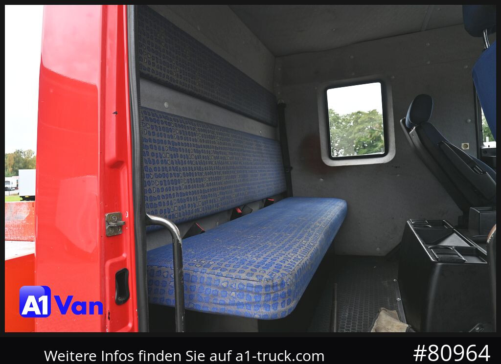 MAN MAN LE 8.180 Pritsche Doka, Automatik, AHK, 6-Sitzer - Open body delivery van, Combi van: picture 3 MAN MAN LE 8.180 Pritsche Doka, Automatik, AHK, 6-Sitzer - Open body delivery van, Combi van: picture 3