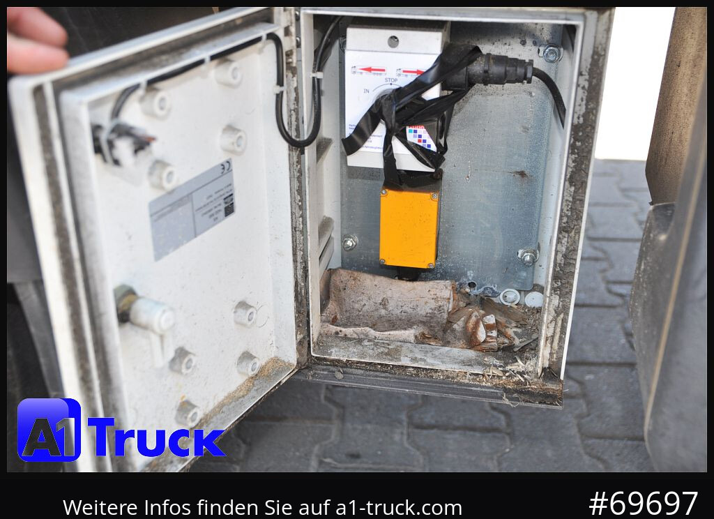 REISCH R24, Schubboden, Walkingfloor, Liftachse, - Walking floor semi-trailer: picture 4 REISCH R24, Schubboden, Walkingfloor, Liftachse, - Walking floor semi-trailer: picture 4