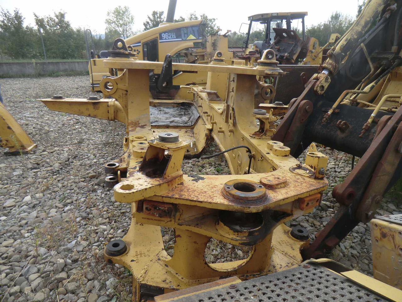 Caterpillar 735 TELAIO ANTERIORE - Frame/ Chassis for Construction machinery: picture 3 Caterpillar 735 TELAIO ANTERIORE - Frame/ Chassis for Construction machinery: picture 3