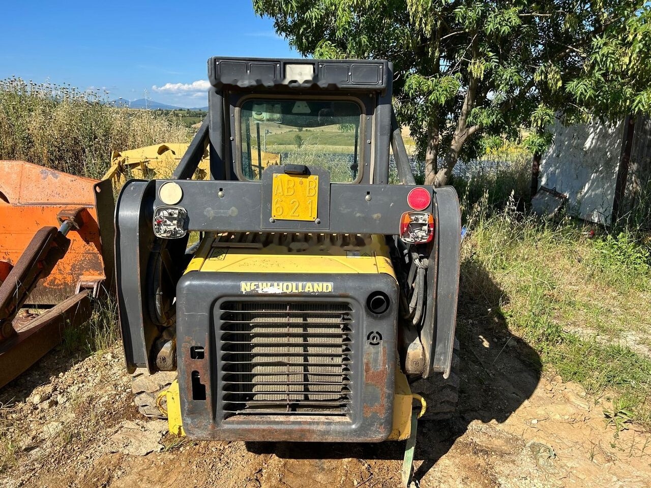 New Holland LS-170 - Skid steer loader: picture 2 New Holland LS-170 - Skid steer loader: picture 2
