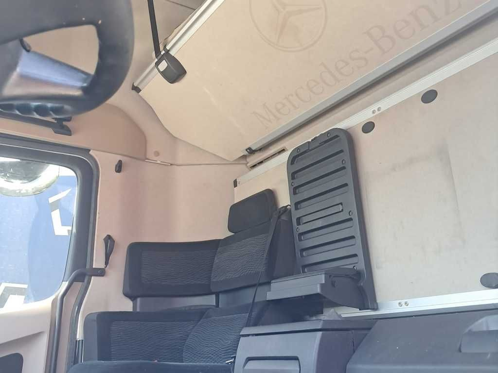Mercedes-Benz Actros 2542, 6X2 - Curtain side truck: picture 5 Mercedes-Benz Actros 2542, 6X2 - Curtain side truck: picture 5