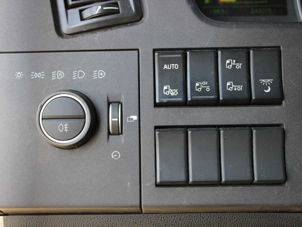 Tractor truck, Log semi-trailer Volvo FMX 500, 6X6, LOGLIFT F265Z95 + DOLL trailer (2007): picture 19 Tractor truck, Log semi-trailer Volvo FMX 500, 6X6, LOGLIFT F265Z95 + DOLL trailer (2007): picture 19