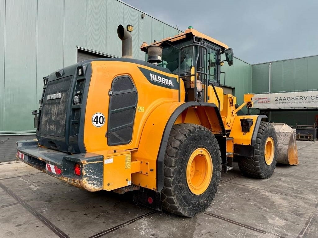 Hyundai HL960A - Wheel loader: picture 4 Hyundai HL960A - Wheel loader: picture 4