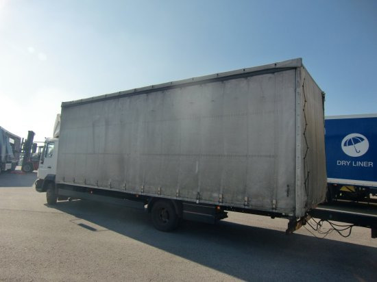 MAN LE 8.220 4x2 BL Planenaufbau + Anhänger Komplettzug - Curtain side truck: picture 4 MAN LE 8.220 4x2 BL Planenaufbau + Anhänger Komplettzug - Curtain side truck: picture 4