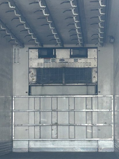 Isothermal semi-trailer Menci Fleischkühler Rohrbahnen, Liftachse, BPW, light weight: picture 10 Isothermal semi-trailer Menci Fleischkühler Rohrbahnen, Liftachse, BPW, light weight: picture 10