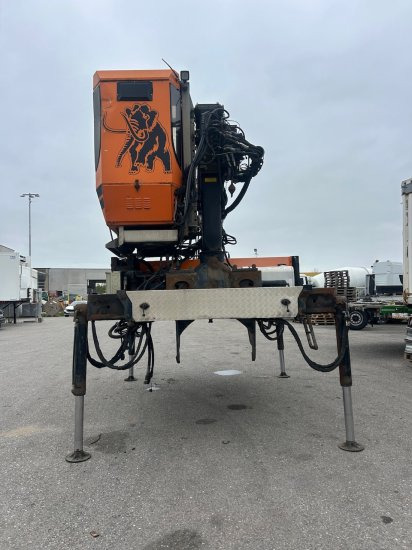 Plateau-Wechselpritsche mit Loglift 140S inkl. Rotator und Greifer - Flatbed body: picture 5 Plateau-Wechselpritsche mit Loglift 140S inkl. Rotator und Greifer - Flatbed body: picture 5