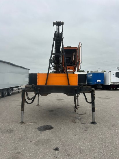 Plateau-Wechselpritsche mit Loglift 140S inkl. Rotator und Greifer - Flatbed body: picture 2 Plateau-Wechselpritsche mit Loglift 140S inkl. Rotator und Greifer - Flatbed body: picture 2